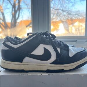 Nike Men's Classic Black and White Sneakers